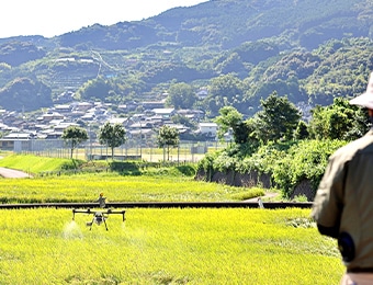 農薬散布をはじめ、仕事で使える操縦を学べる