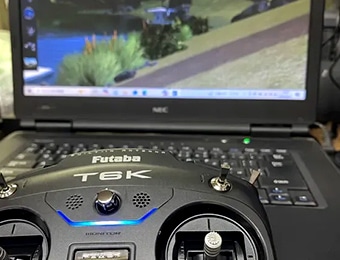 ドローンシミュレーター完備